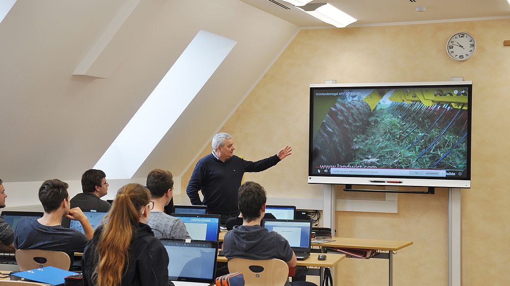 Videovorführung im Klassenzimmer 