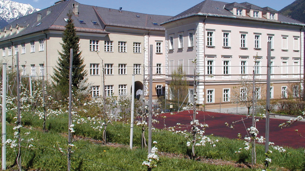 Schulgebäude von außen