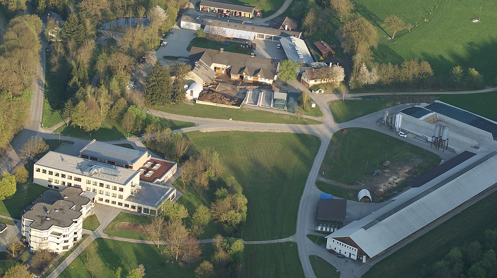 Luftbild über das gesamte Schulareal