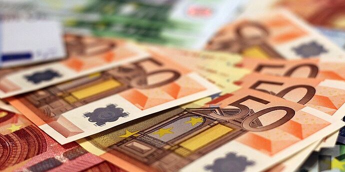 (cc) pixabay.com/moerschy Euro Geldscheine